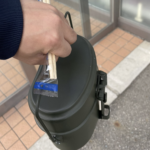 ローソンに飯釜を持って現れた客。→何をするのかと思ったら・・・えぇっ!!