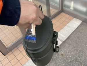 ローソンに飯釜を持って現れた客。→何をするのかと思ったら・・・えぇっ！！