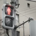 「隣で聞いてた私にブッ刺さった」あの人も渡ったからと信号無視をする大人に続こうとした息子。→すると母親がこんな事を言った・・・