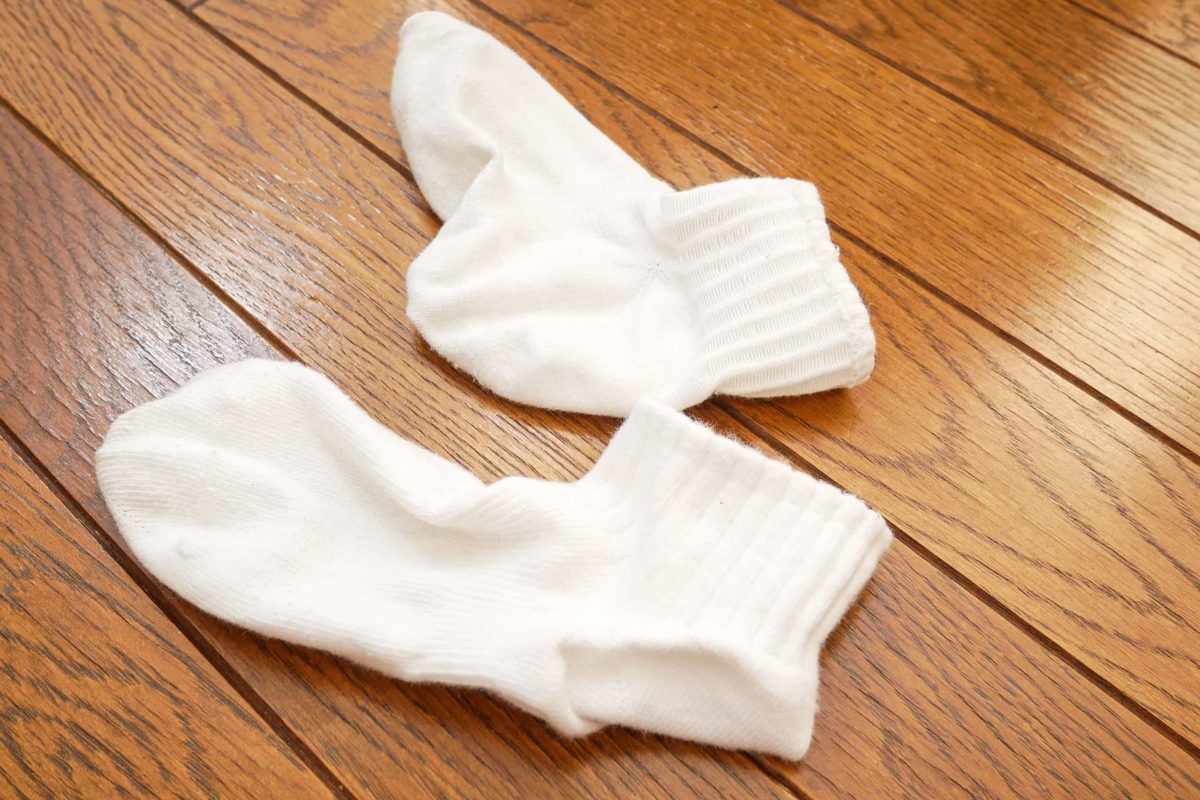 靴下は洗濯機に入れる時、たったこれをするだけで『普通に洗うより匂いが軽減される』んです！
