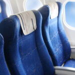 飛行機で隣の席になった外国人に「赤ちゃんが泣いたらごめんね」と伝えたら・・・