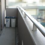 幼児がベランダを簡単によじ登る動画が恐ろしいと夫婦で話していたら、聞いていた娘が「だって・・・」続く言葉に震えた。