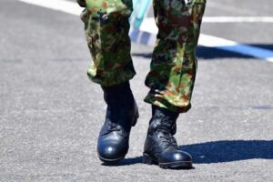 海外に行く時は『迷彩柄』服は着て行ったり、 荷物に入れないで！！なぜなら・・・マジか。。