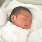 出産後「授乳の時呼ぶね」と言われたのに半日が経過しても音沙汰ないので助産師に声をかけたら思いもよらぬ事実が発覚し・・・