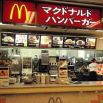 マックのモバイルオーダーを何度呼んでも受け取りにこない客。→すると店員が小声で・・・えぇ(笑)