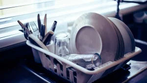 夜、高校生に皿洗いを頼んだら朝起きて・・・続く展開がホラーすぎてゾッ