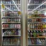 コンビニで「棚の奥からすごい睨まれた」と店員に訴える客。しかし・・・