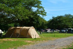 「男の俺でも嫌だわ。  恐ろしい。」ヒロシさんがシェアした女性のソロキャンプ動画に「怖すぎる」の声。