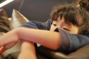 小1の娘に「明日土曜日だからどっか行く？」と聞いたら→まさかの返答に・・えっ？！