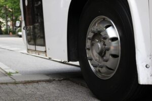 バス車内で赤ちゃんが泣き出した・・その時の運転手の対応に涙が出る！