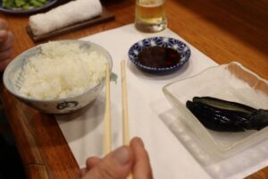 妻「ごめーん、ご飯これでいい？」食卓を見ると・・・