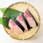 とあるスーパーに並んでいたブリの切り身。シャレが効いてて嫌いじゃない・・(笑)