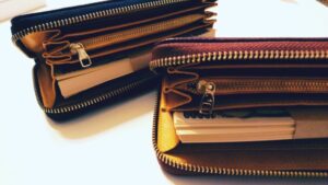 妻が欲しいと言っていた高級ブランドの財布、サプライズでプレゼントしようと思うんだけどどう思う？？