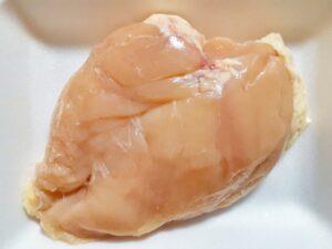 鶏肉は洗ってはいけない！→その理由にゾッとした！