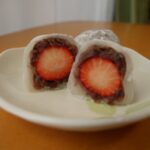 いちご大福を糸で切って綺麗な断面を期待していたら・・これは閲覧注意です！