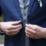 結婚式の二次会はスーツで来てと言われたので・・・そ、それは違うことない??